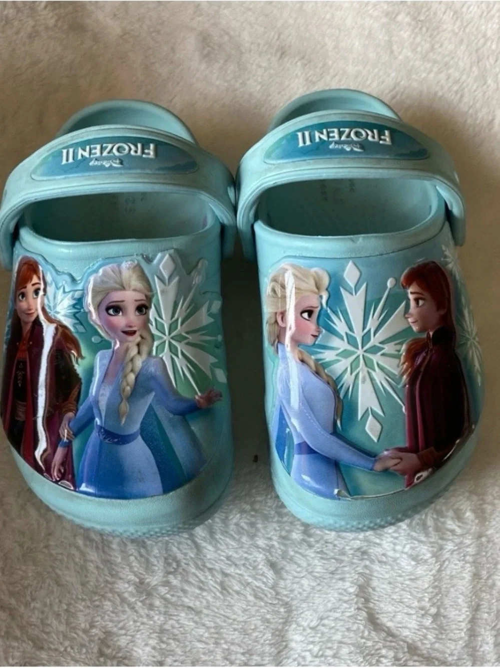 CROCS Frozen II Light Blue Kids C9. Clog Sandals with Elsa & Anna Graphics